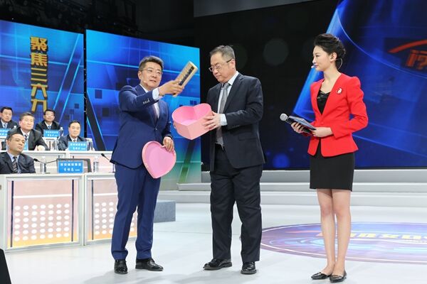 礼物期望管理单位和市民心连心城投集团董事长张志文在陈述环节中表示