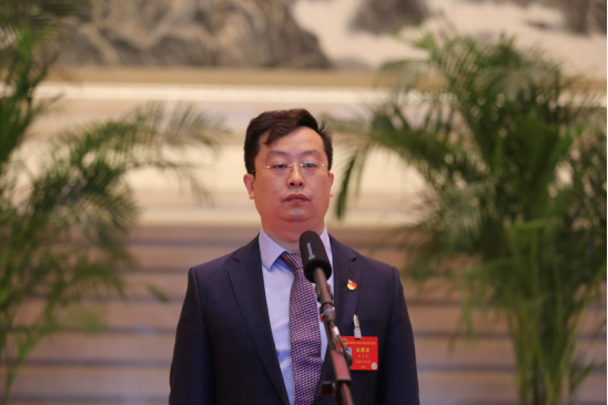 王少凡:环保工作成绩单喜人 低碳出行为"十四运"添抹新绿